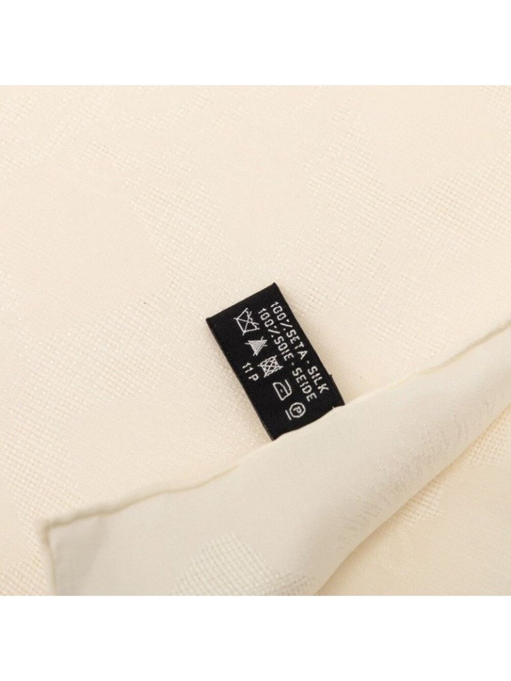 ★SOLD★ Chanel CC Logo All Over Pattern Scarf White Silk - Picture 5 of 6